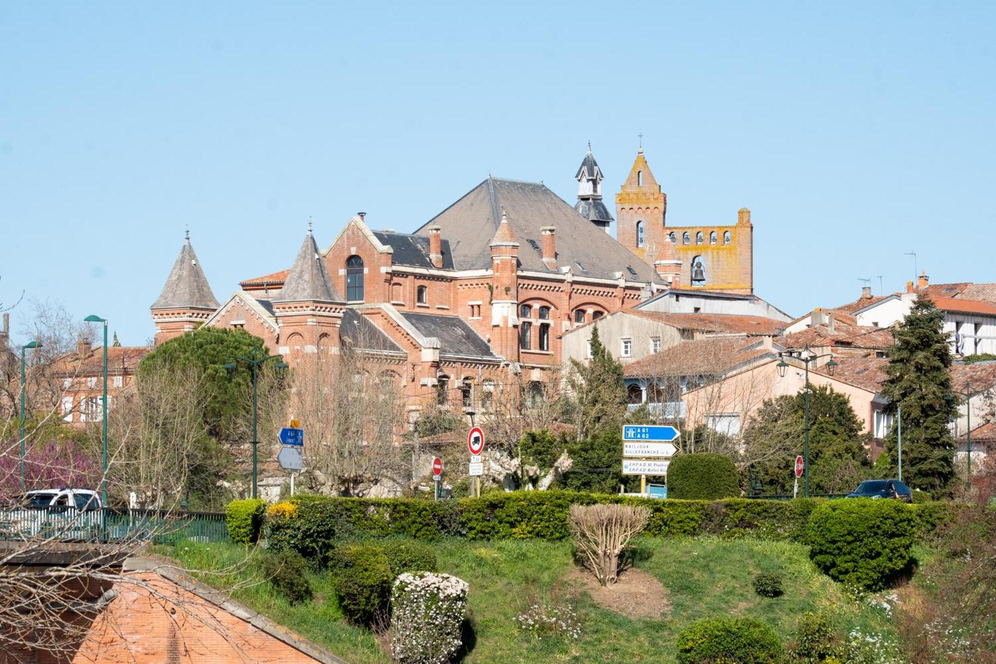Evasions-Echappee, Centre-Ville, Gare Auterive  Buitenkant foto